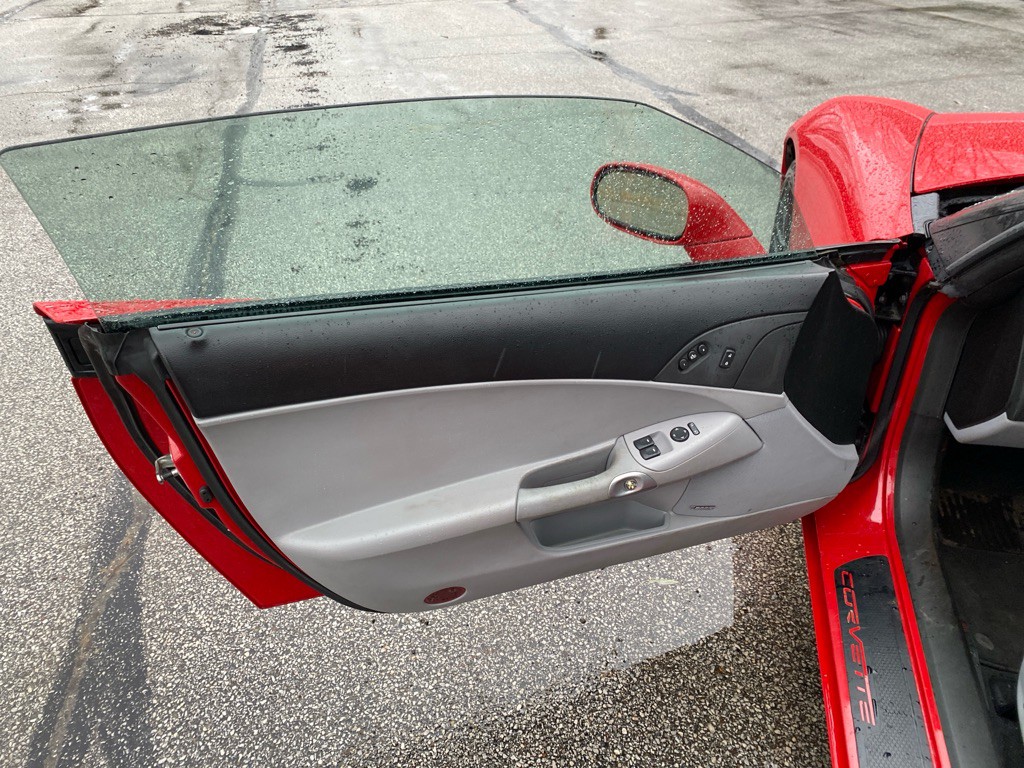 2005 Chevrolet Corvette Image 10