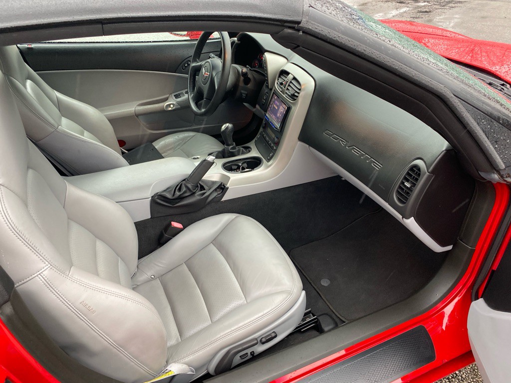 2005 Chevrolet Corvette Image 18