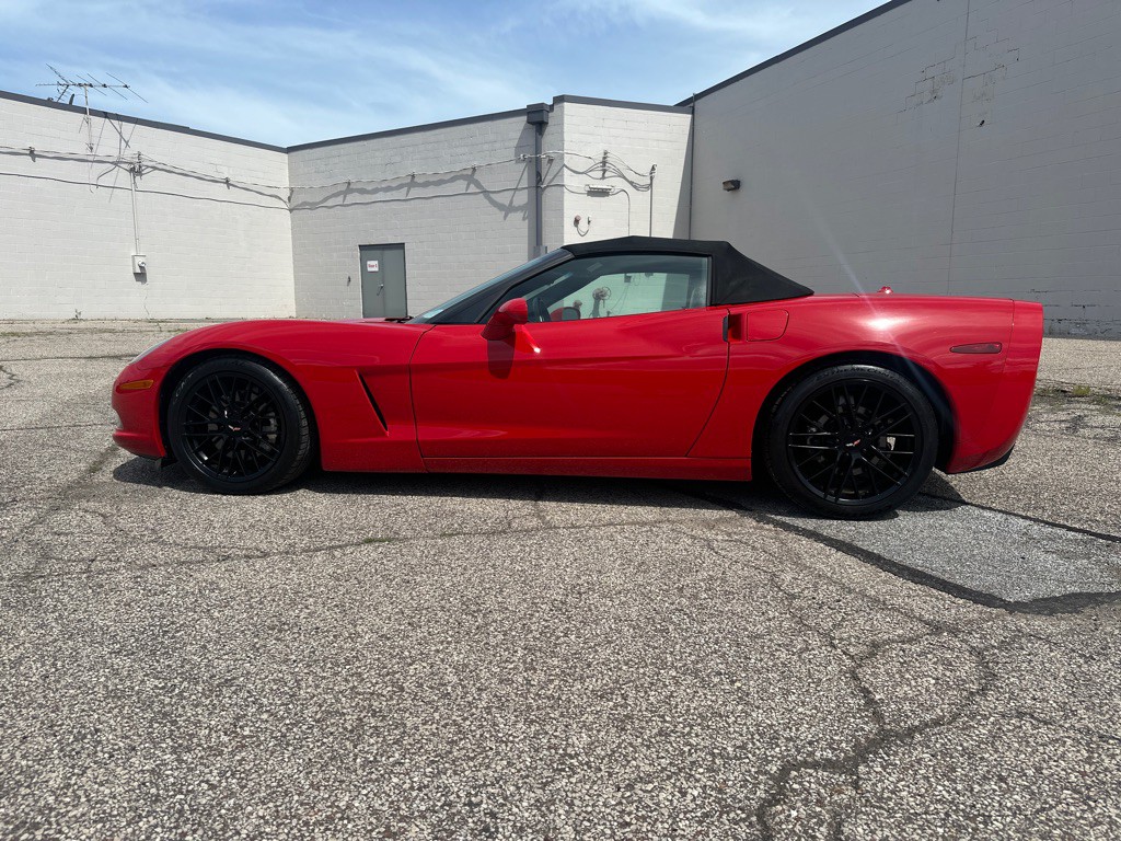 2005 Chevrolet Corvette Image 3