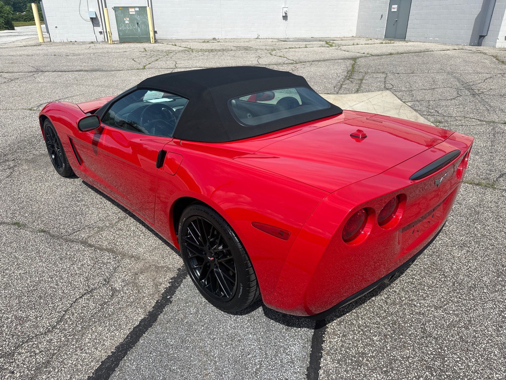 2005 Chevrolet Corvette Image 8