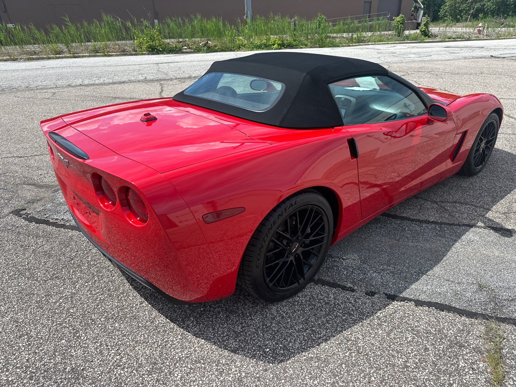 2005 Chevrolet Corvette Image 10