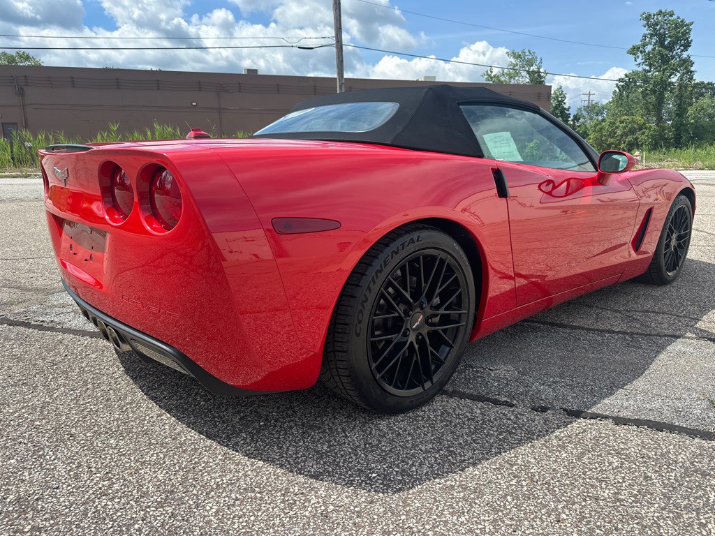 2005 Chevrolet Corvette Image 11
