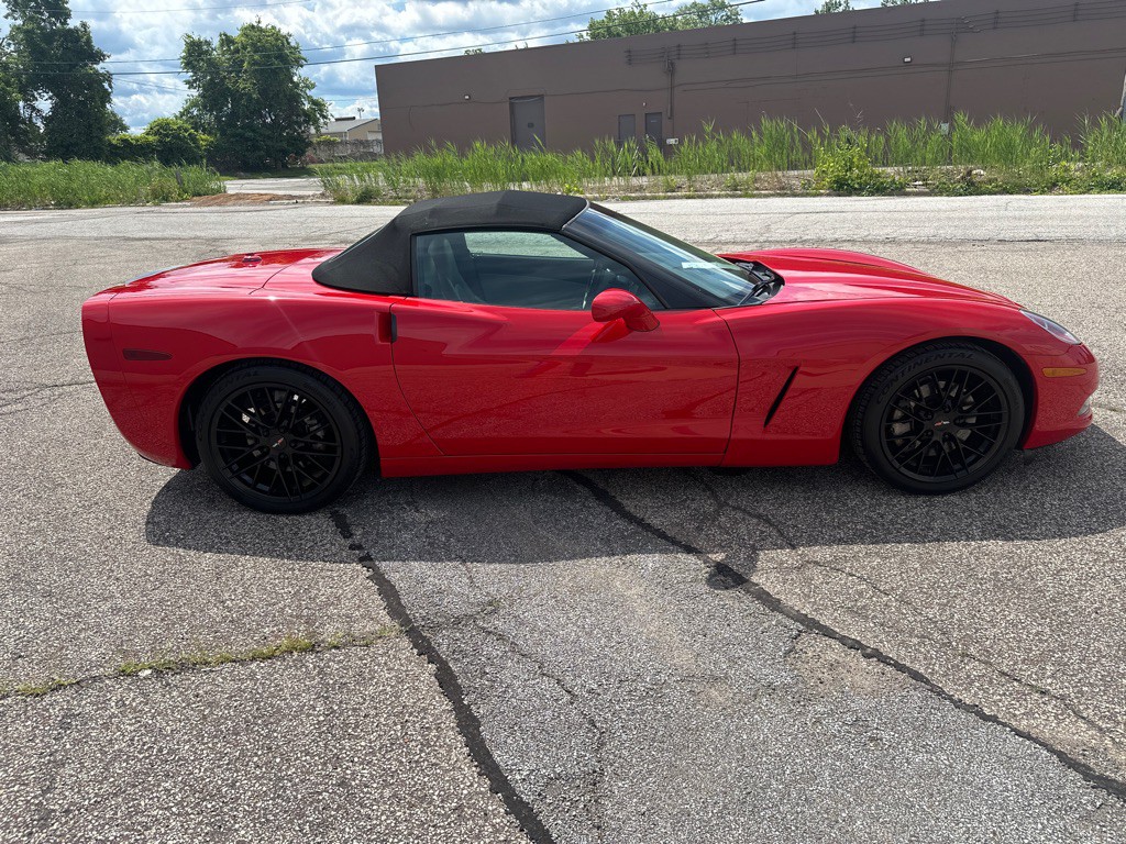 2005 Chevrolet Corvette Image 12