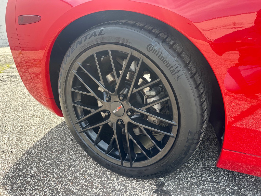 2005 Chevrolet Corvette Image 13