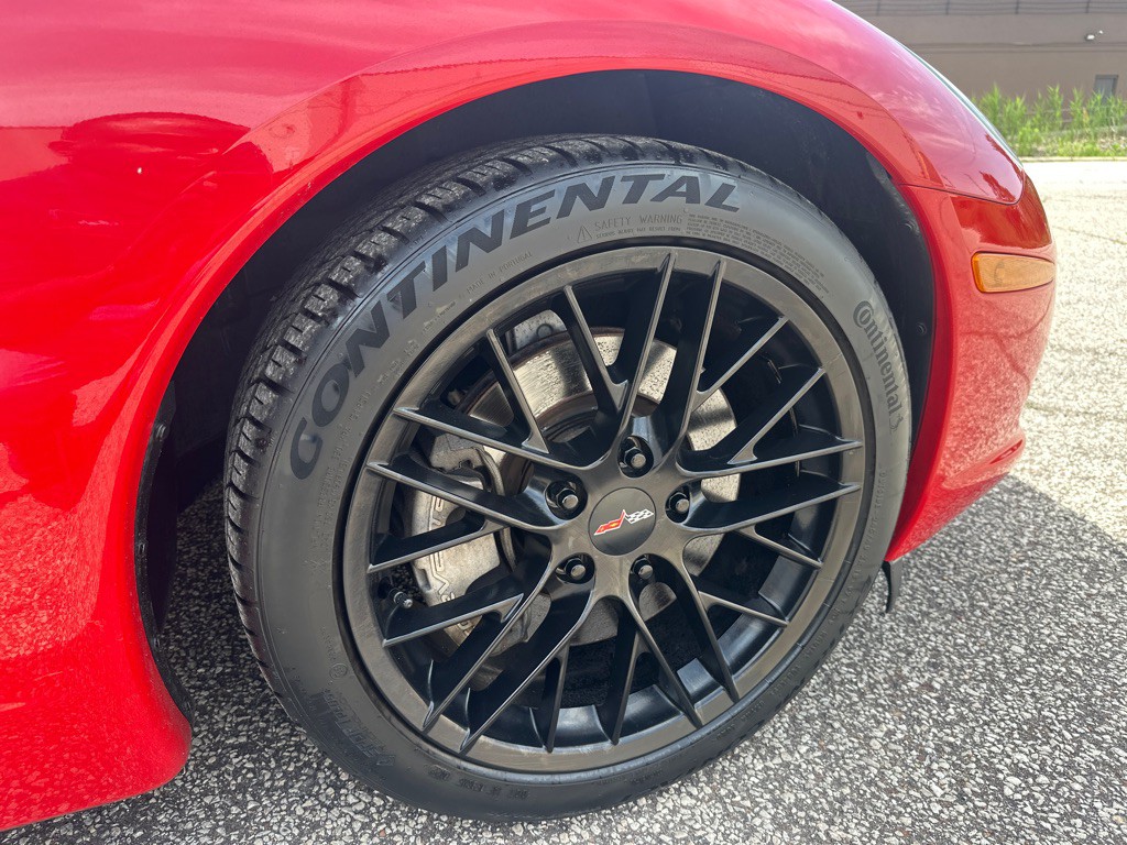 2005 Chevrolet Corvette Image 14