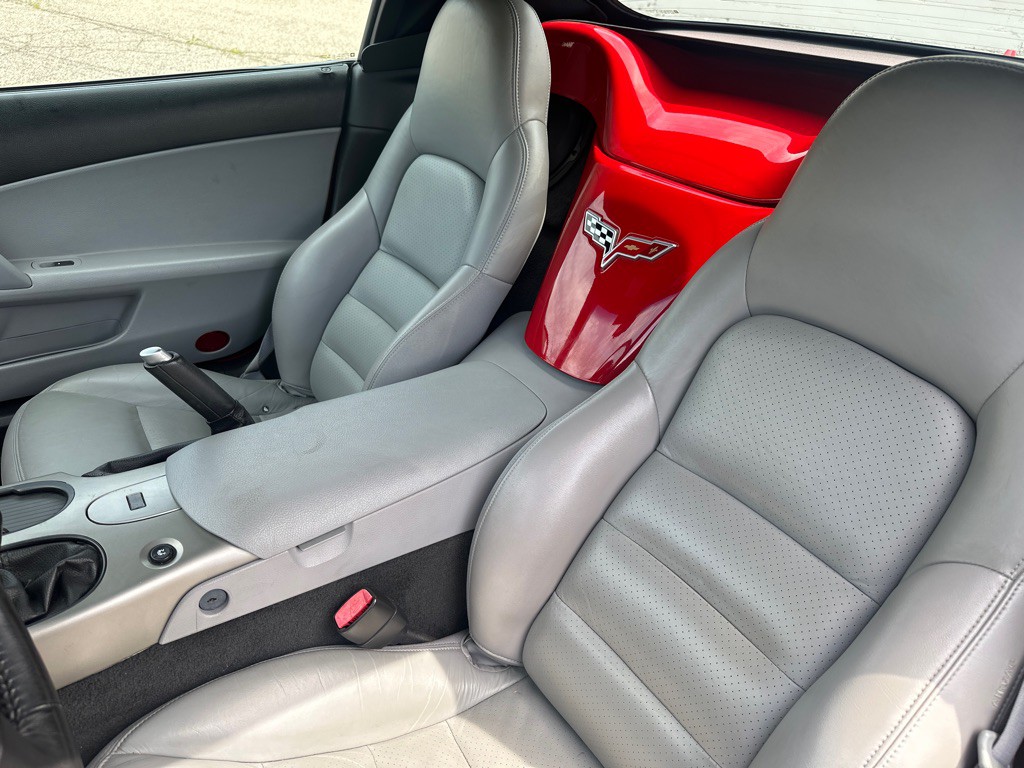 2005 Chevrolet Corvette Image 20
