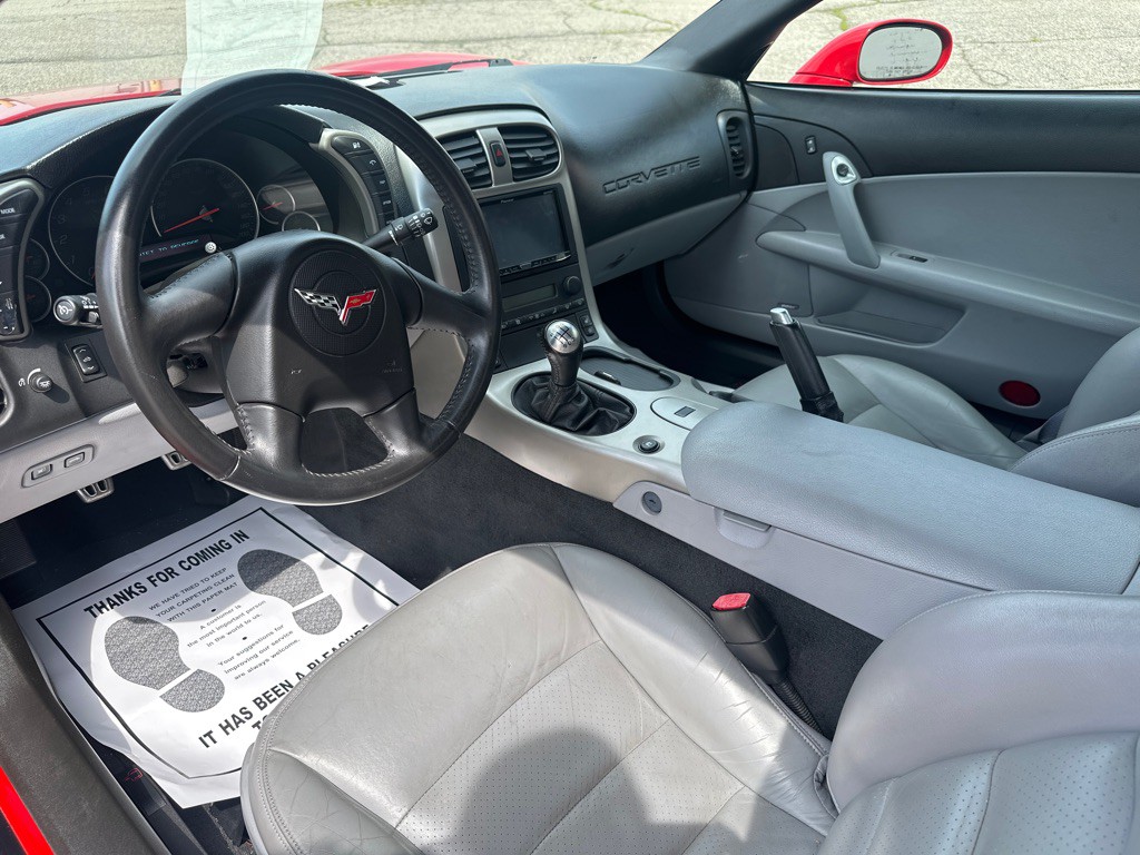 2005 Chevrolet Corvette Image 21