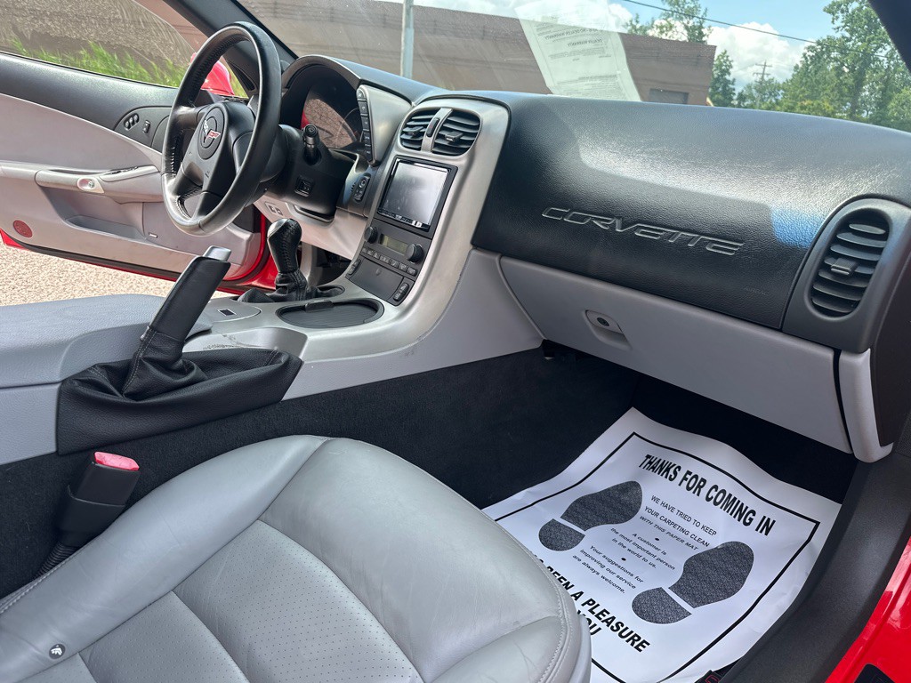 2005 Chevrolet Corvette Image 25