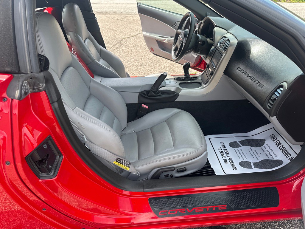 2005 Chevrolet Corvette Image 26
