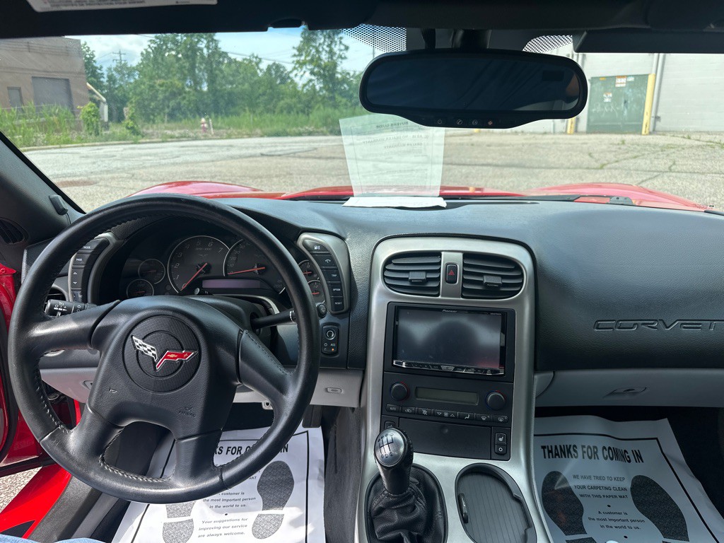 2005 Chevrolet Corvette Image 28