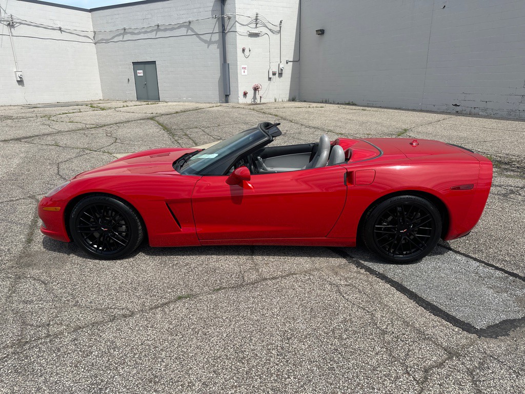 2005 Chevrolet Corvette Image 31