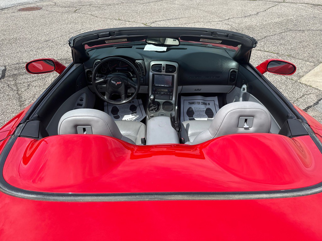 2005 Chevrolet Corvette Image 32