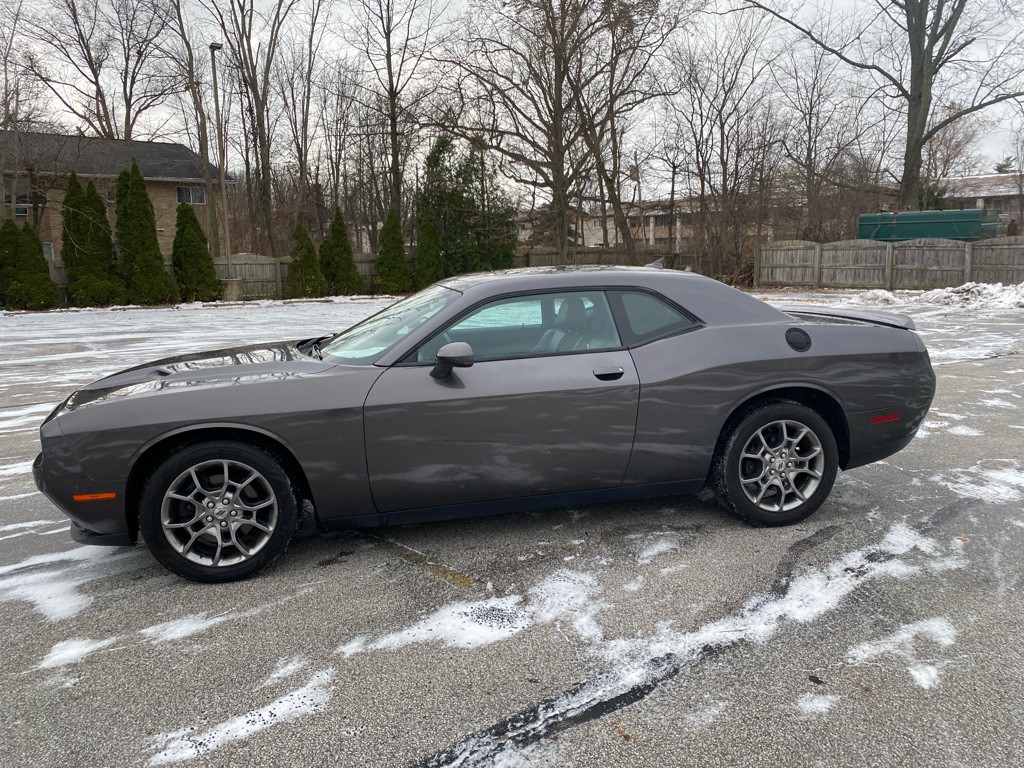 2017 Dodge Challenger Image 2