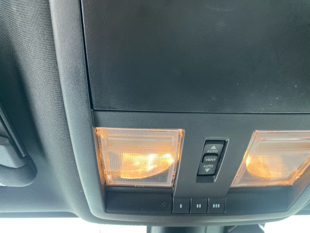 2017 Dodge Challenger Image 18