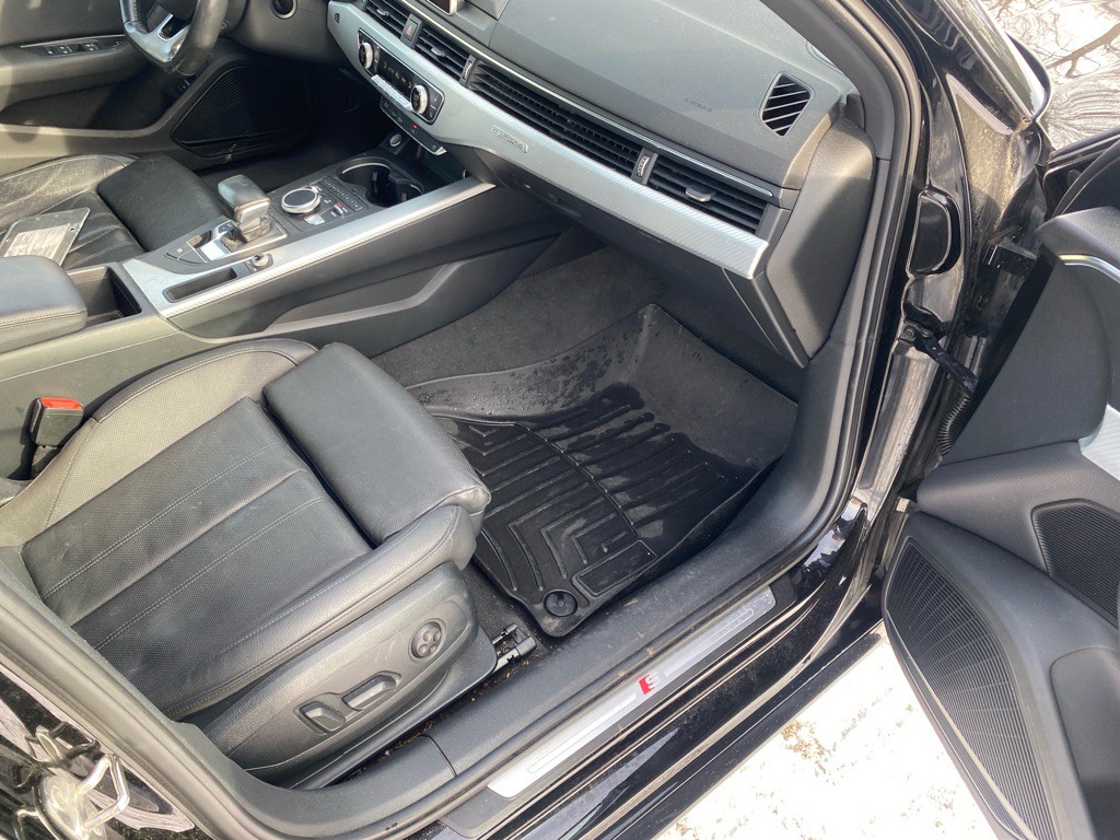 2017 Audi A4 Image 25