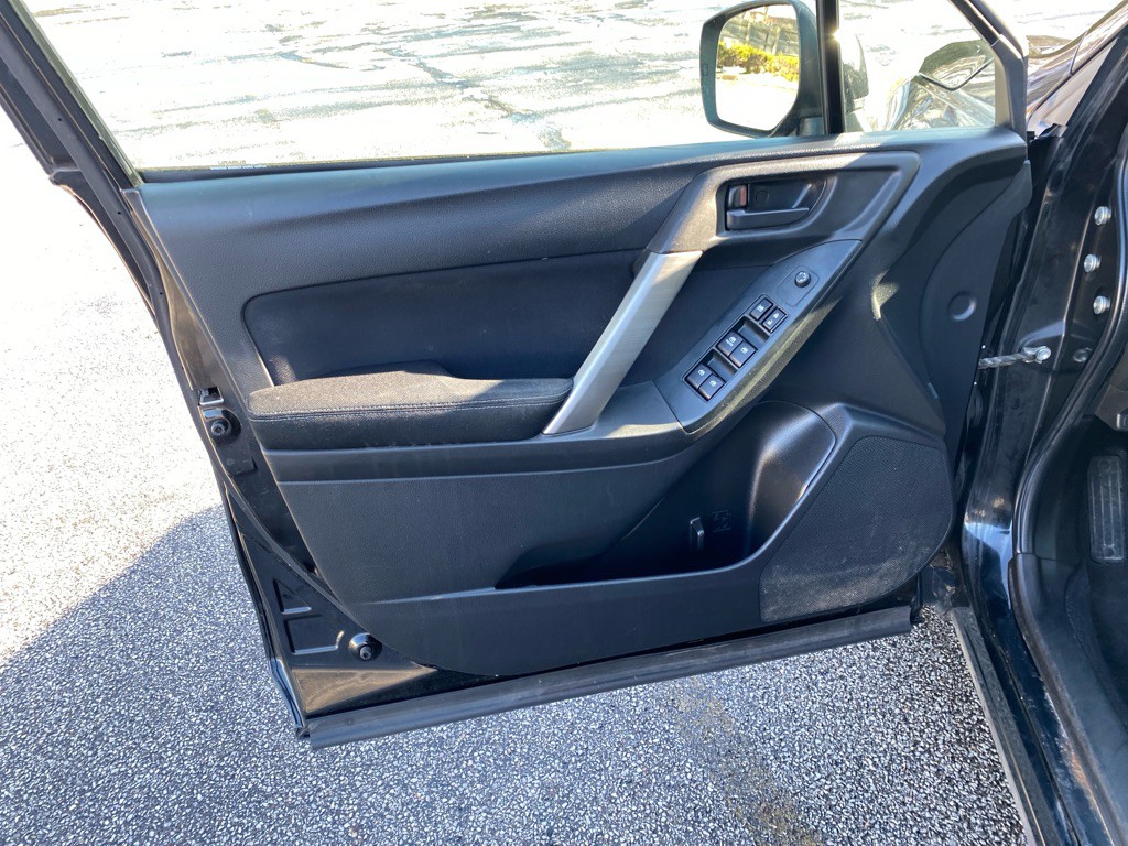 2015 Subaru Forester Image 11