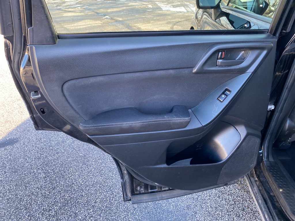 2015 Subaru Forester Image 21
