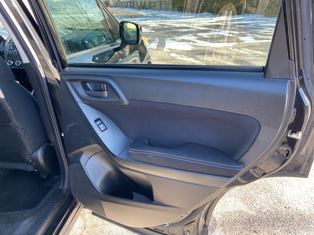 2015 Subaru Forester Image 24