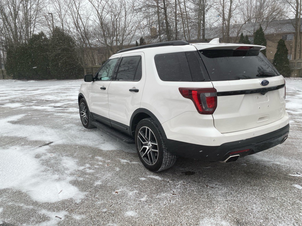 2017 Ford Explorer Image 3