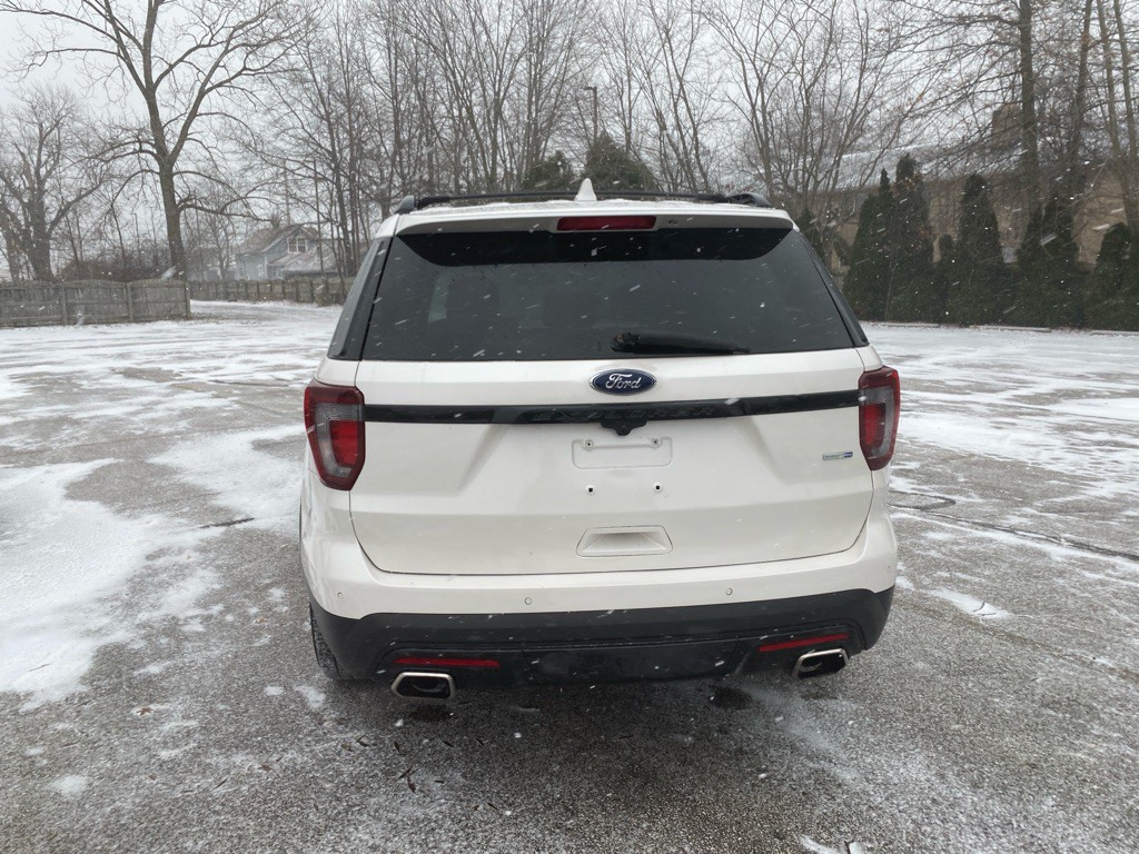 2017 Ford Explorer Image 4