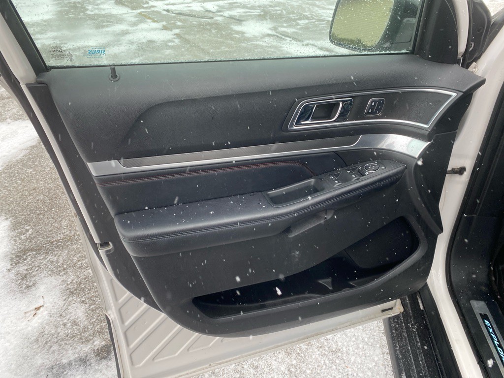 2017 Ford Explorer Image 11