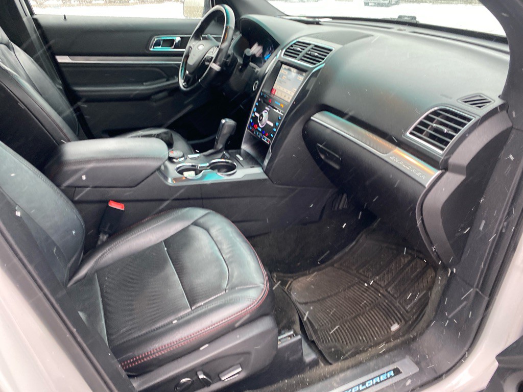 2017 Ford Explorer Image 28