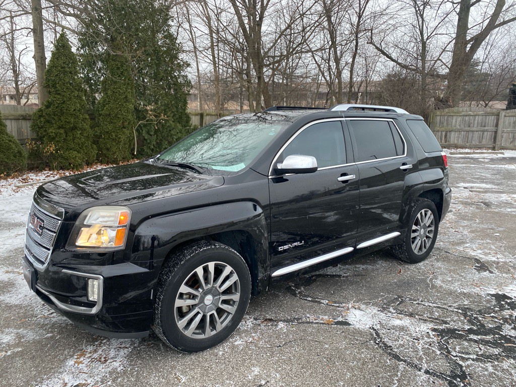 2017 GMC Terrain Image 1