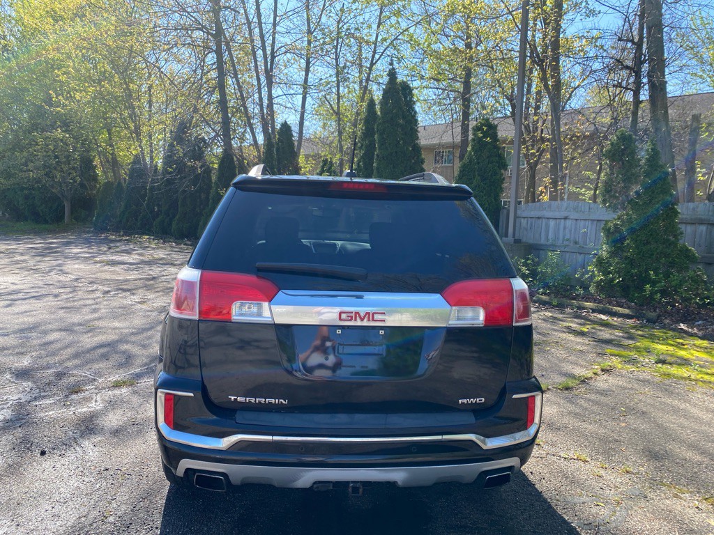 2017 GMC Terrain Image 4