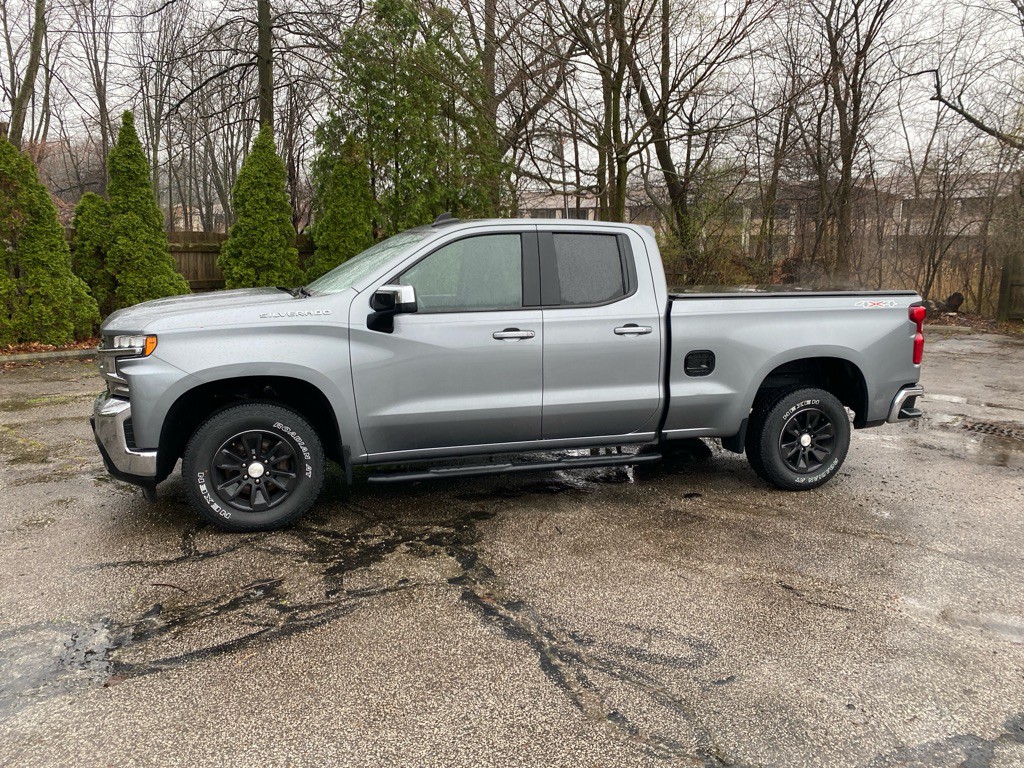 2019 Chevrolet Silverado 1500 Image 2