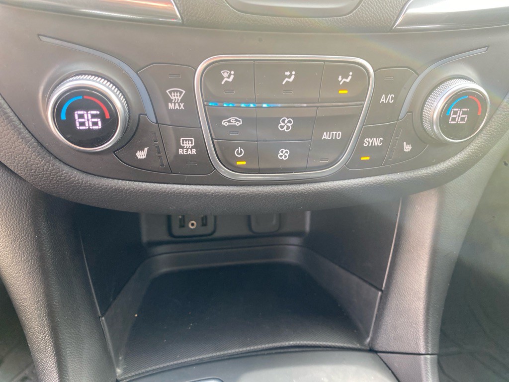 2018 Chevrolet Equinox Image 14