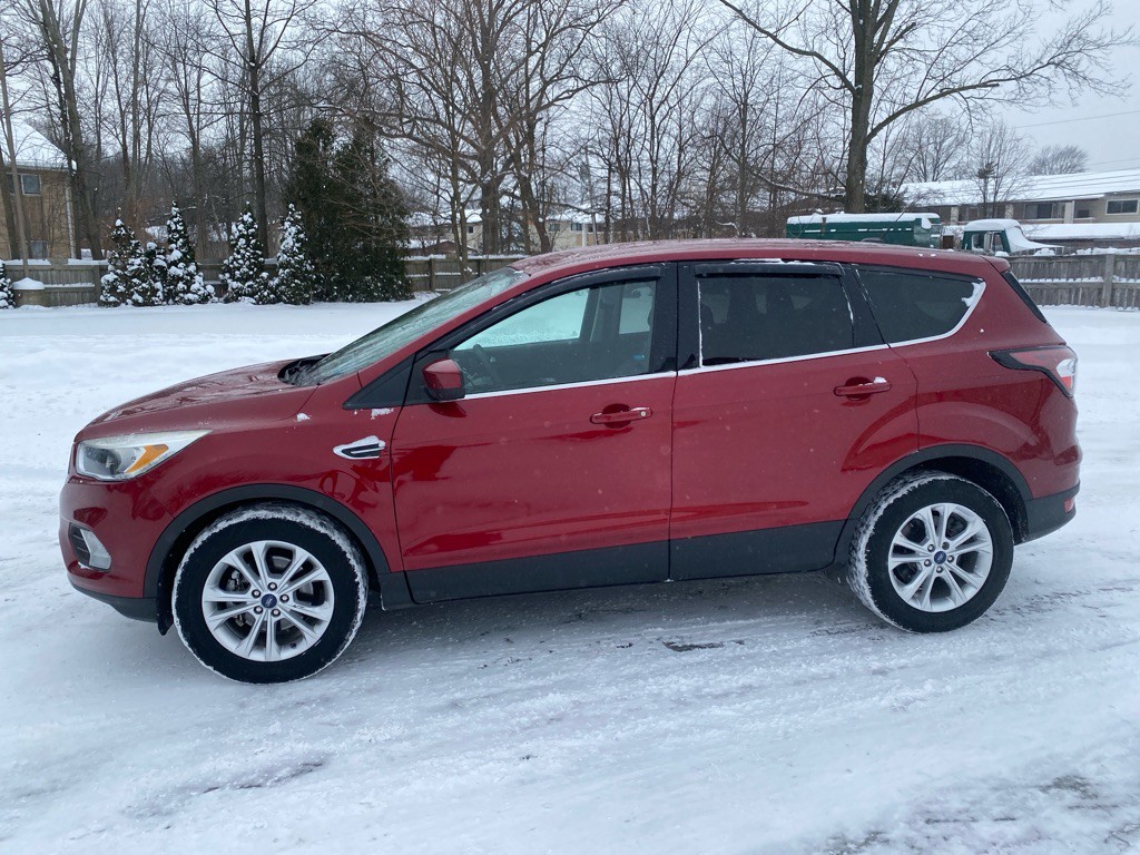 2017 Ford Escape Image 2