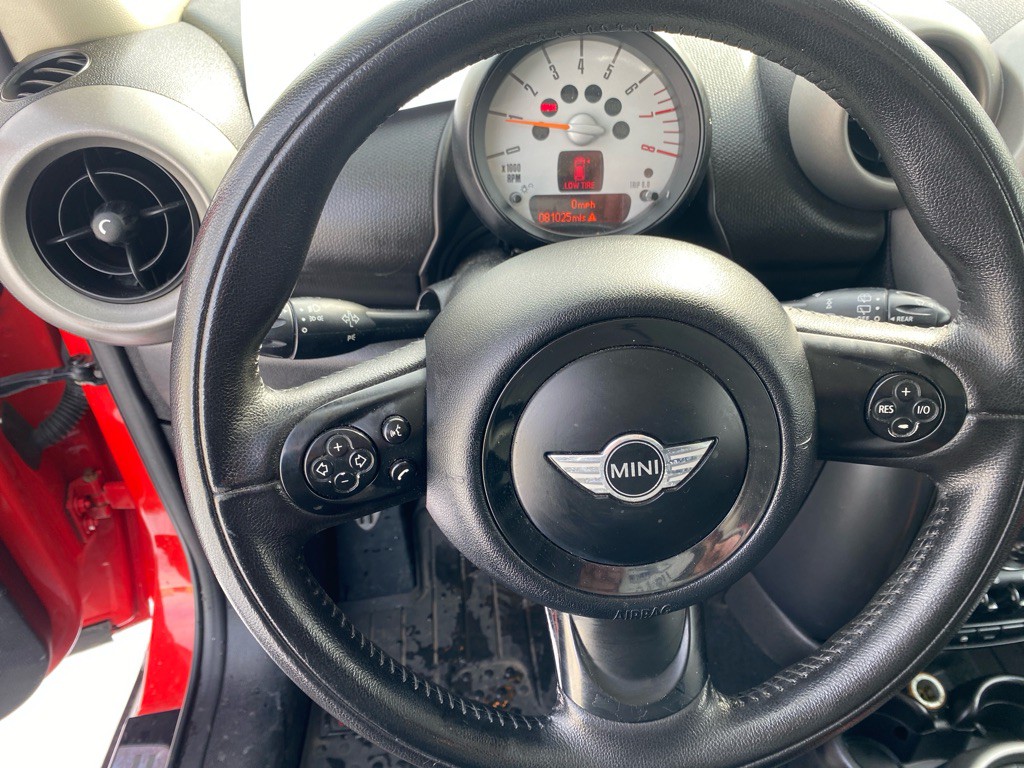 2012 MINI Cooper Image 11