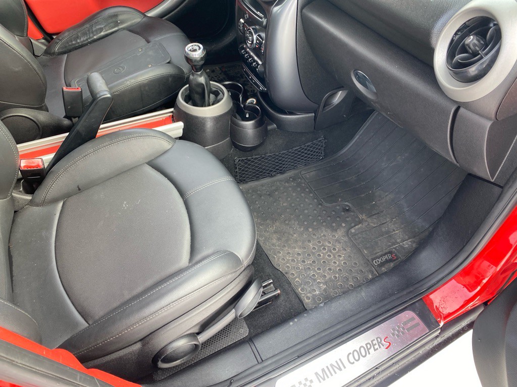 2012 MINI Cooper Image 22