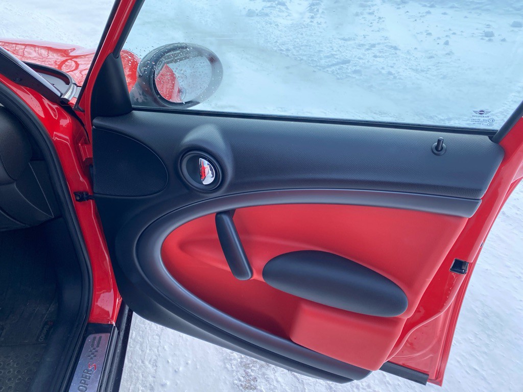 2012 MINI Cooper Image 23