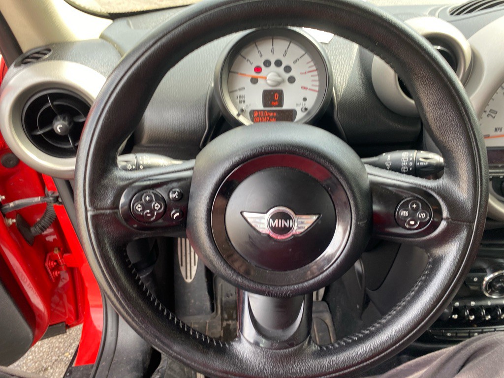 2012 MINI Cooper Image 11