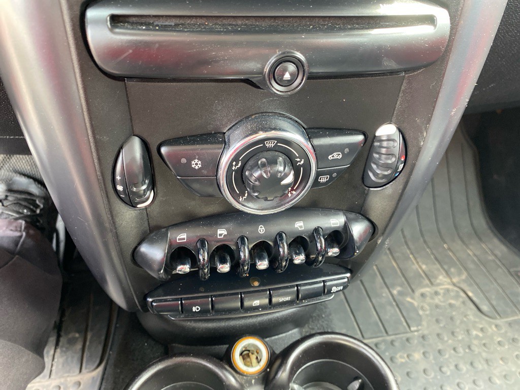 2012 MINI Cooper Image 14