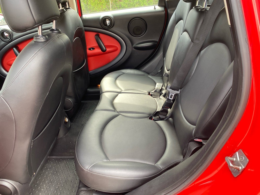 2012 MINI Cooper Image 17