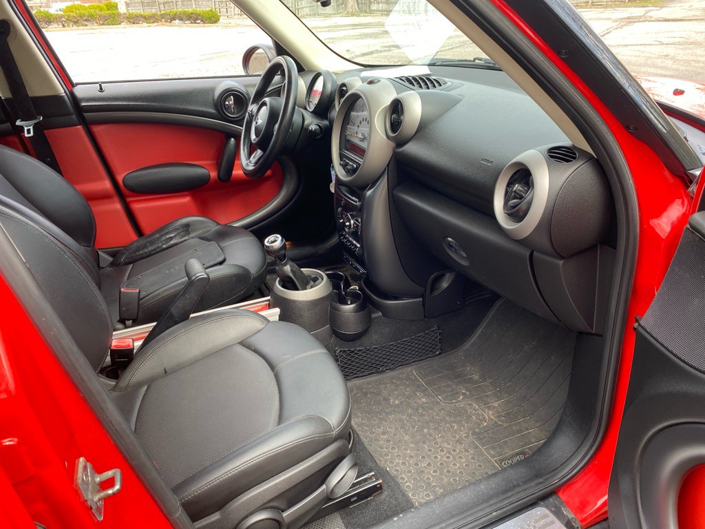 2012 MINI Cooper Image 22