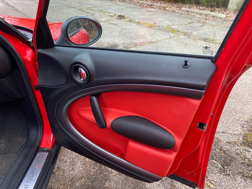 2012 MINI Cooper Image 23