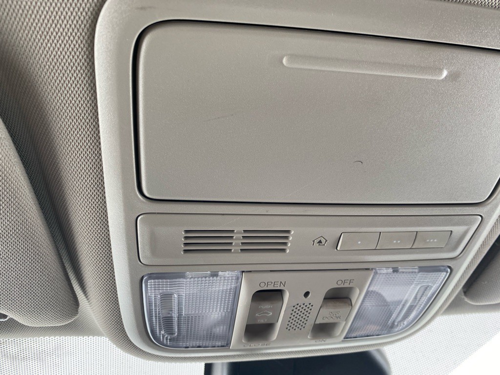 2016 Honda Odyssey Image 17