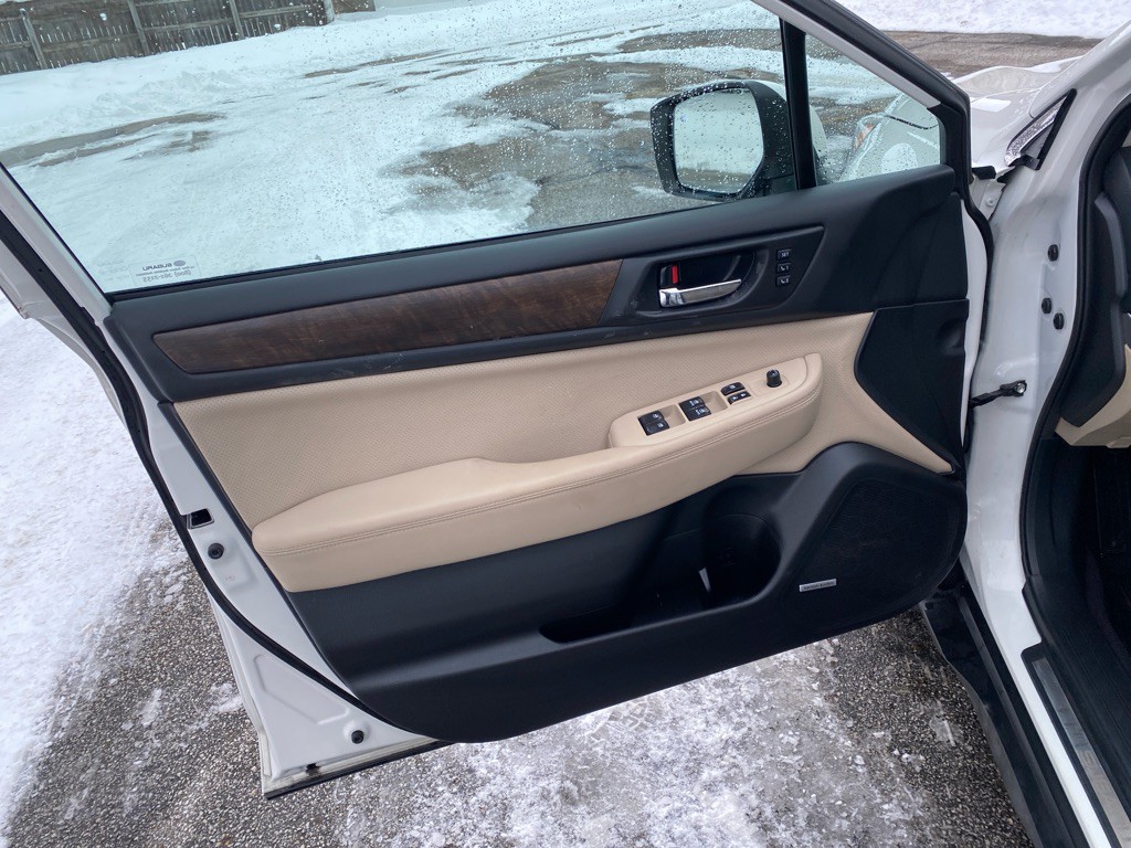 2015 Subaru Outback Image 11