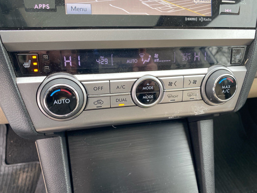 2015 Subaru Outback Image 17