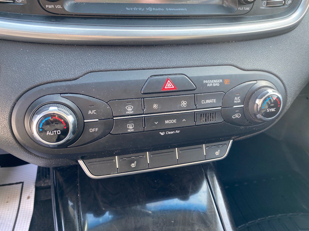 2016 Kia Sorento Image 17