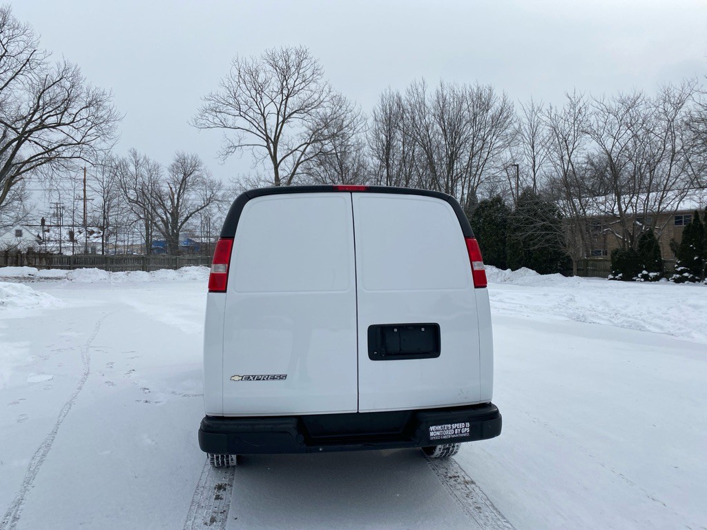 2022 Chevrolet Express Image 4