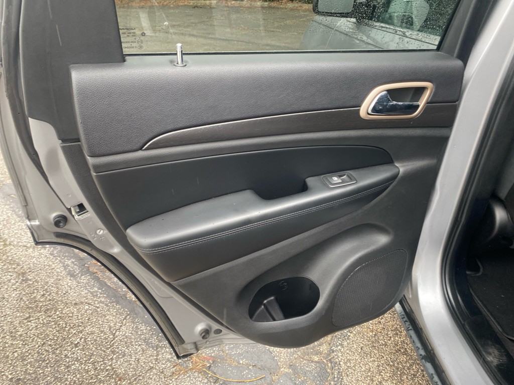 2016 Jeep Grand Cherokee Image 17