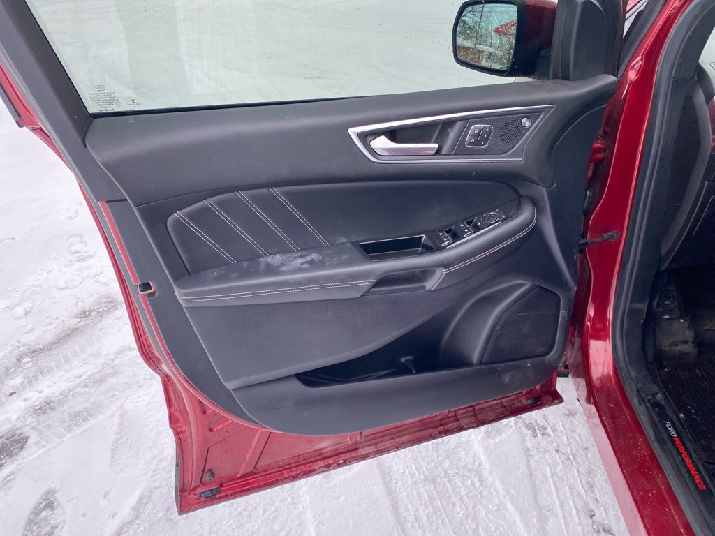 2019 Ford Edge Image 11