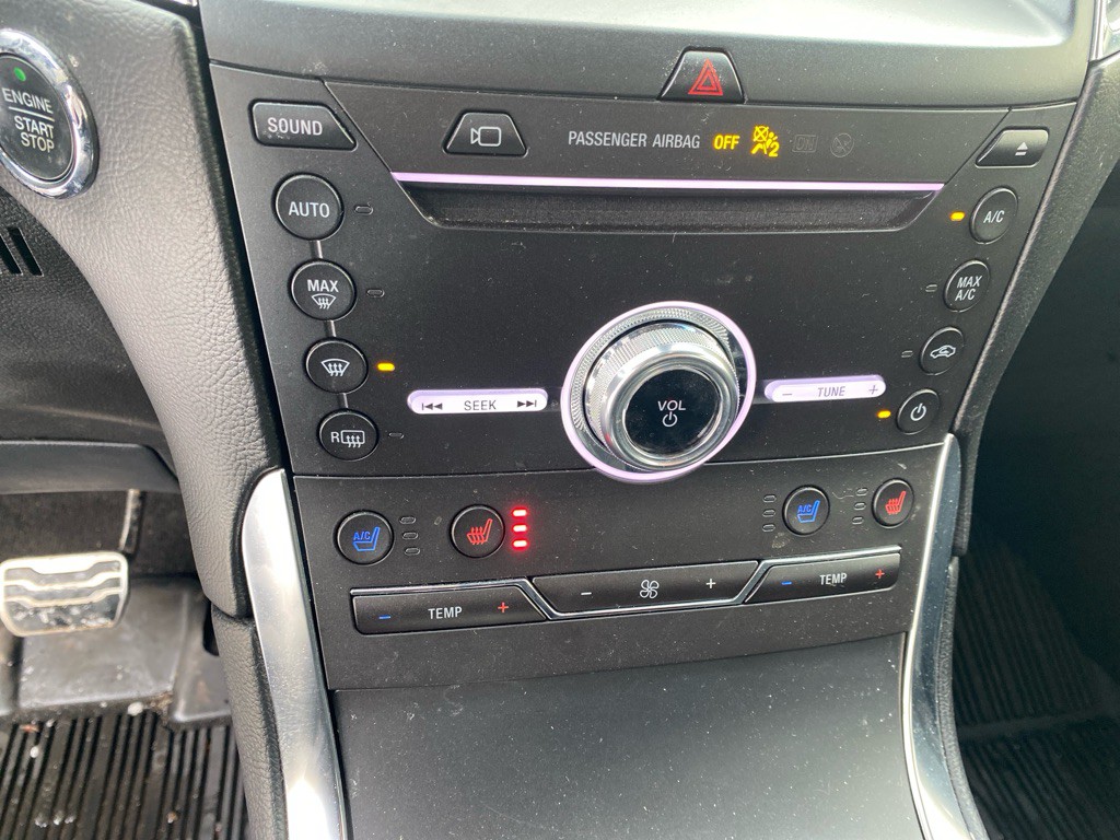 2019 Ford Edge Image 17