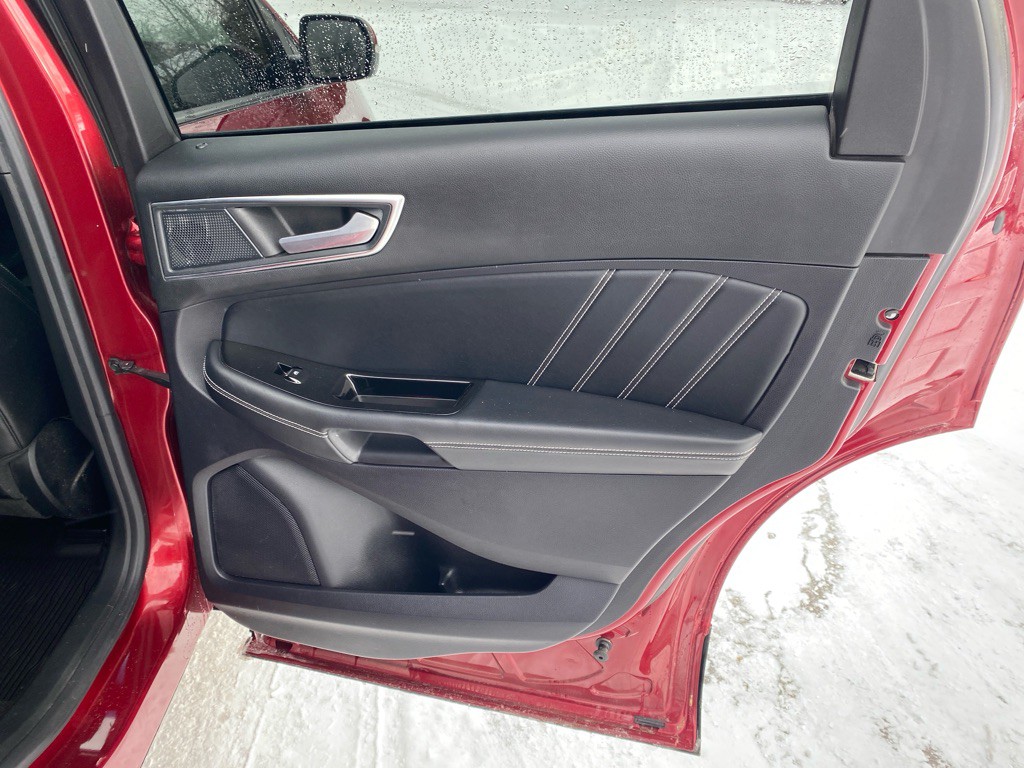 2019 Ford Edge Image 23