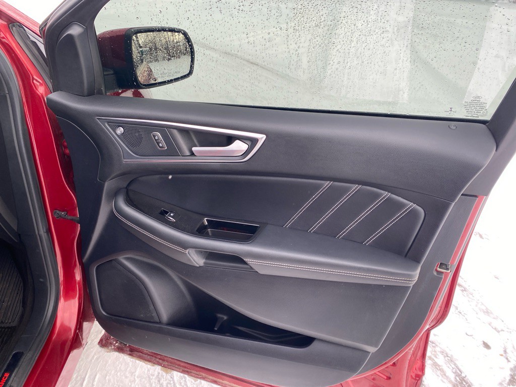 2019 Ford Edge Image 25
