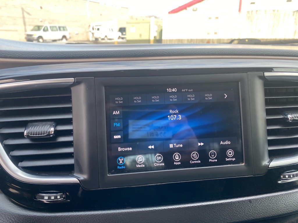 2018 Chrysler Pacifica Image 13